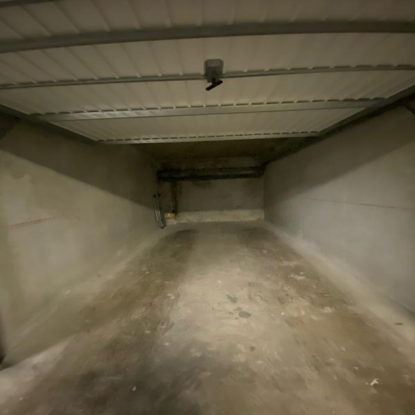 Offres de location Garage Hyères 83400